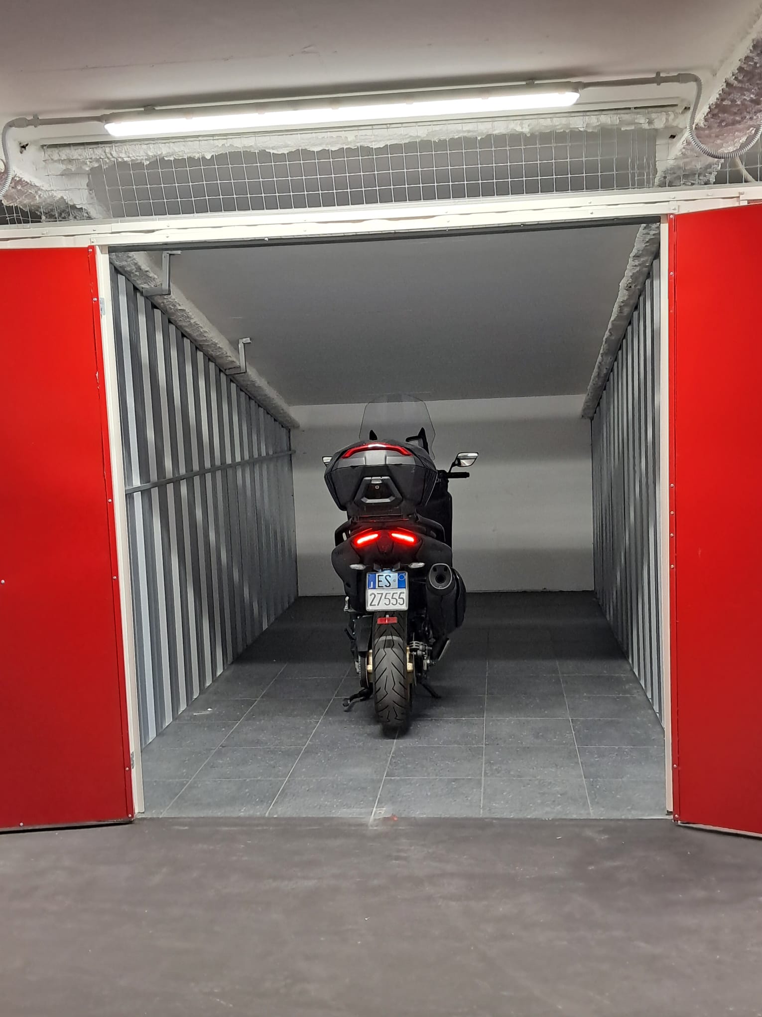 Bewachte Garage für Motorrad und Roller - AffittoBox.bz Bozen
